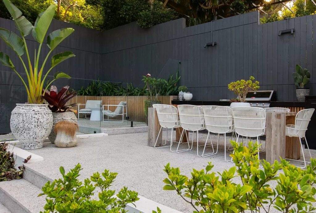 beautiful black fence and greenery in an outdoor space on Sydney's Northern Beacehs