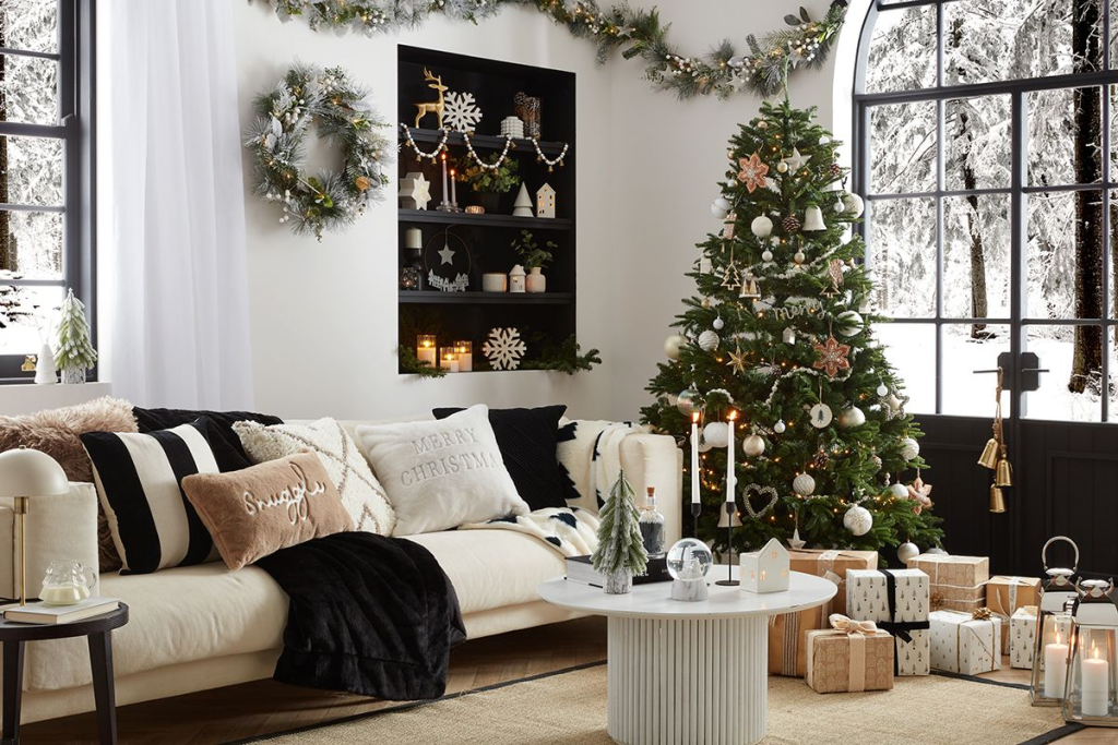 Living Room decorated for christmas