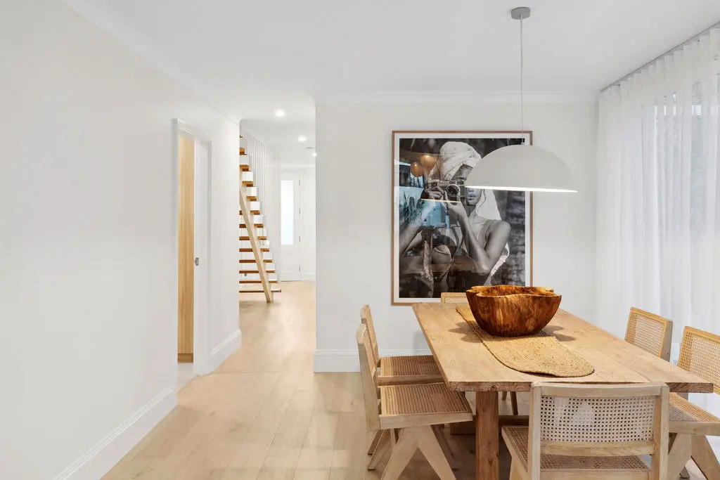Coastal dining room in Collaroy