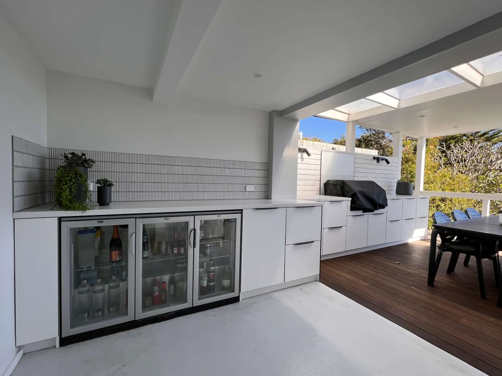 Outdoor bar in alfresco area Freshwater, Sydney
